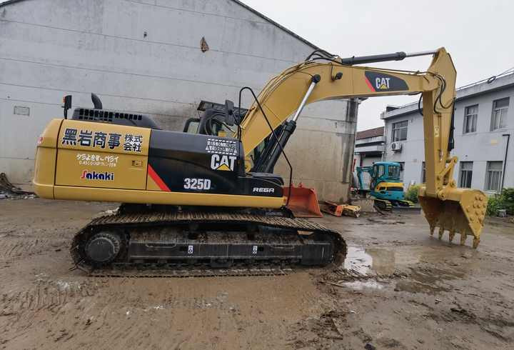 Excavadora CAT 330 330D 325D excavator cheap used CAT 330D2L digger CAT325 earth moving machine for sale - Kettenbagger: das Bild 2 Excavadora CAT 330 330D 325D excavator cheap used CAT 330D2L digger CAT325 earth moving machine for sale - Kettenbagger: das Bild 2