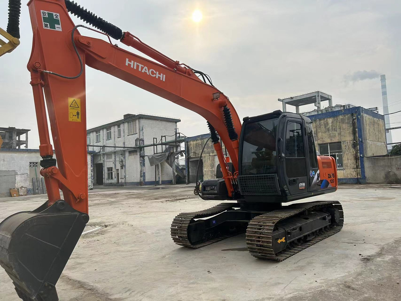 Hitachi ZX120-6 Excavator - Kettenbagger: das Bild 2 Hitachi ZX120-6 Excavator - Kettenbagger: das Bild 2
