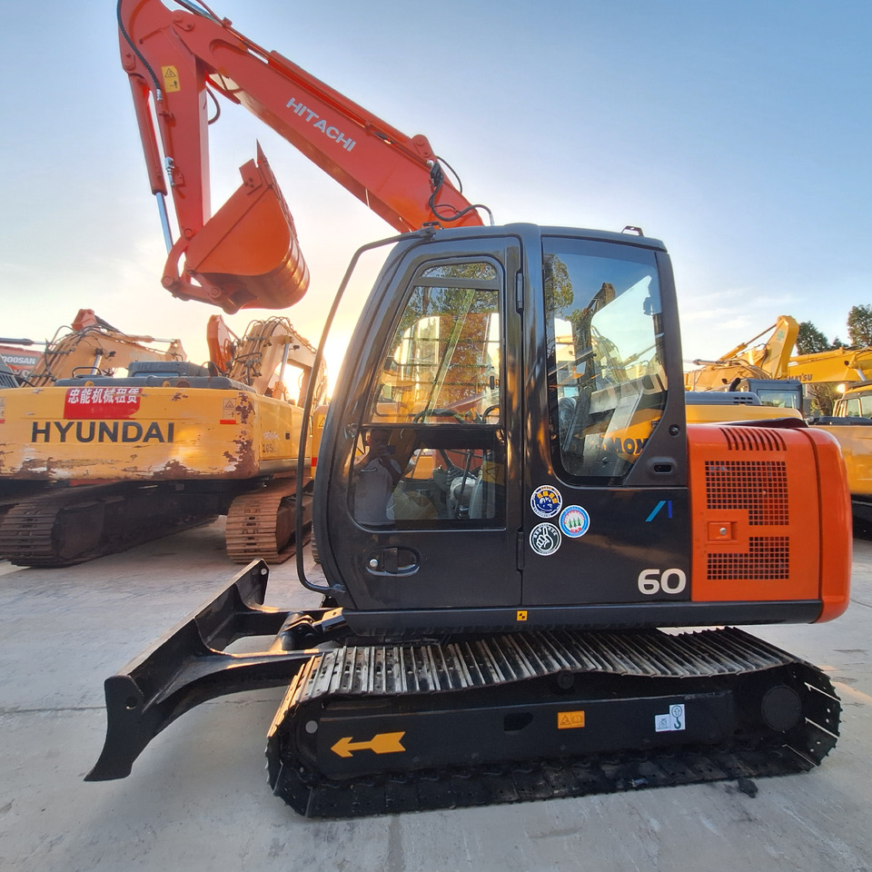 Hitachi ZX60 Excavator - Kettenbagger: das Bild 3 Hitachi ZX60 Excavator - Kettenbagger: das Bild 3