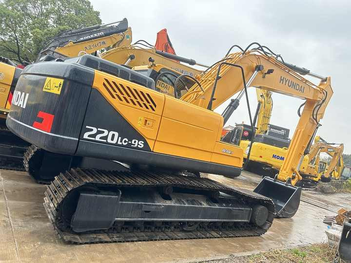 Kettenbagger Perfect working Used Hyundai 220LC-9S Crawler Excavator Used Hyundai 220LC-9S Excavator in stock: das Bild 6