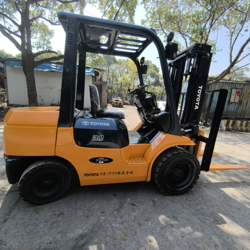 Toyota FD30 Forklift - Dieselstapler: das Bild 4 Toyota FD30 Forklift - Dieselstapler: das Bild 4