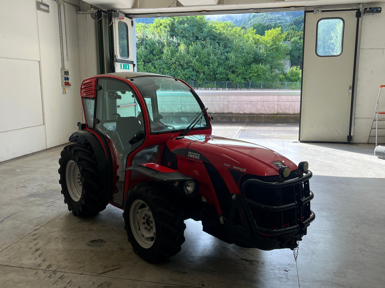 ANTONIO CARRARO TGF 7800S - Traktor: das Bild 4 ANTONIO CARRARO TGF 7800S - Traktor: das Bild 4