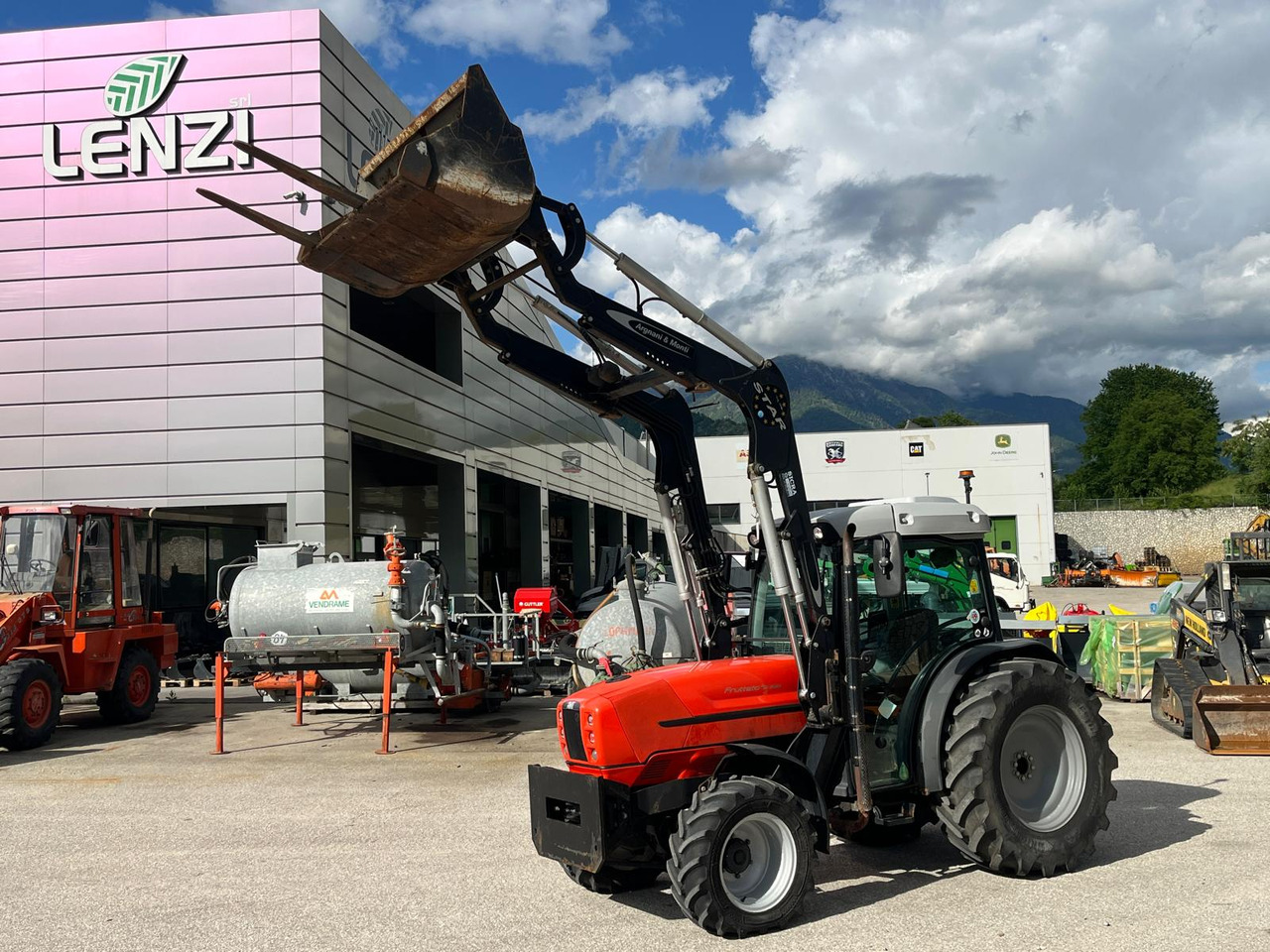 SAME FRUTTETO S 100 – CARICATORE - Traktor: das Bild 1 SAME FRUTTETO S 100 – CARICATORE - Traktor: das Bild 1