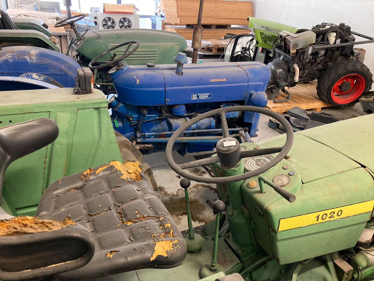 TRATTORE JOHN DEERE 1020 - Traktor: das Bild 2 TRATTORE JOHN DEERE 1020 - Traktor: das Bild 2