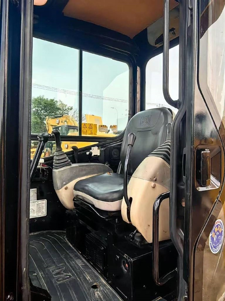 CAT 304 CR - Minibagger: das Bild 4 CAT 304 CR - Minibagger: das Bild 4