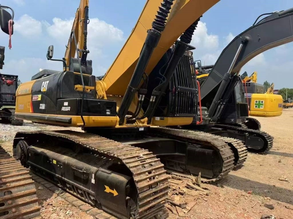 CAT 330 D L - Kettenbagger: das Bild 2 CAT 330 D L - Kettenbagger: das Bild 2