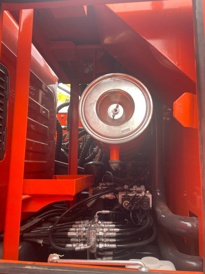 Doosan DX 225 - Kettenbagger: das Bild 5 Doosan DX 225 - Kettenbagger: das Bild 5