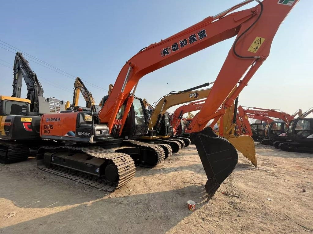 Hitachi ZX 160 LC - Kettenbagger: das Bild 3 Hitachi ZX 160 LC - Kettenbagger: das Bild 3