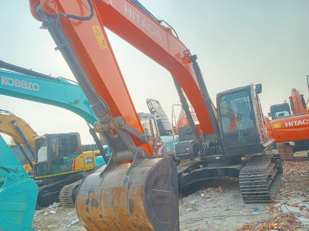 Hitachi ZX 240 - Kettenbagger: das Bild 3 Hitachi ZX 240 - Kettenbagger: das Bild 3