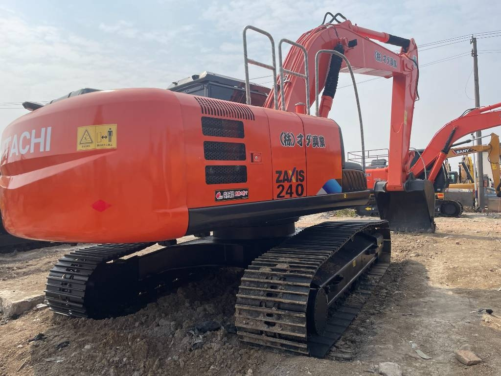 Hitachi ZX 240 - Kettenbagger: das Bild 1 Hitachi ZX 240 - Kettenbagger: das Bild 1