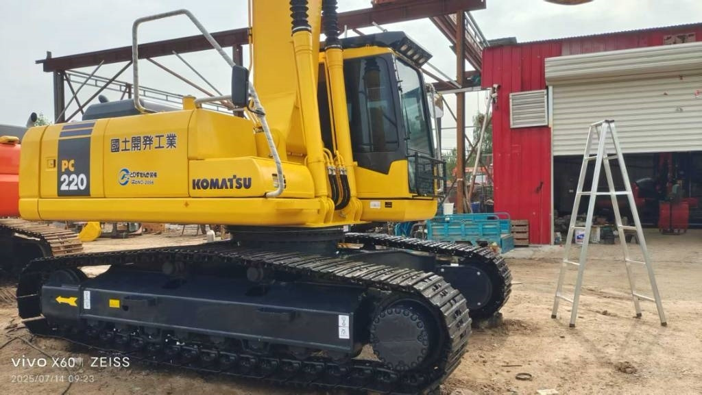 Komatsu PC 220 - Minibagger: das Bild 5 Komatsu PC 220 - Minibagger: das Bild 5