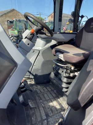Valtra G105 - Traktor: das Bild 5 Valtra G105 - Traktor: das Bild 5
