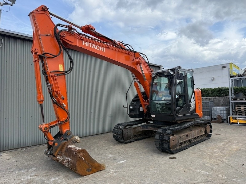 Hitachi ZX 135 US-5B - Kettenbagger: das Bild 4 Hitachi ZX 135 US-5B - Kettenbagger: das Bild 4