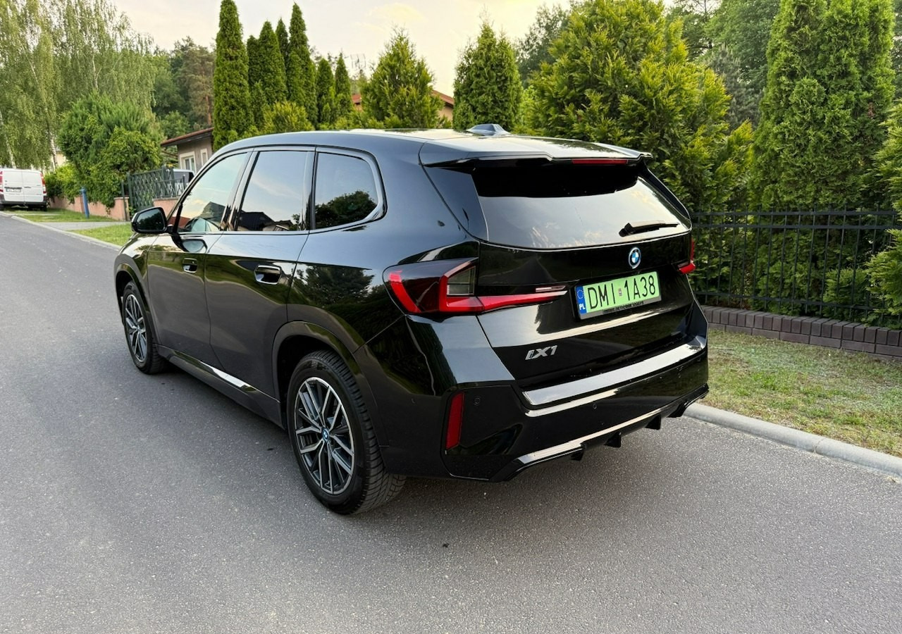 BMW X1 iX1 iX1 xDrive30 313KM M-Sport H/K Panorama AdaptiveLed Masaże Kam360 - SUV/ Geländewagen: das Bild 3 BMW X1 iX1 iX1 xDrive30 313KM M-Sport H/K Panorama AdaptiveLed Masaże Kam360 - SUV/ Geländewagen: das Bild 3