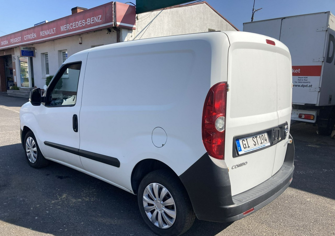 Fiat Doblo Fiat Doblo 1,3 jtd ECO Flex chłodnia do leków 2013 - Kastenwagen: das Bild 3 Fiat Doblo Fiat Doblo 1,3 jtd ECO Flex chłodnia do leków 2013 - Kastenwagen: das Bild 3