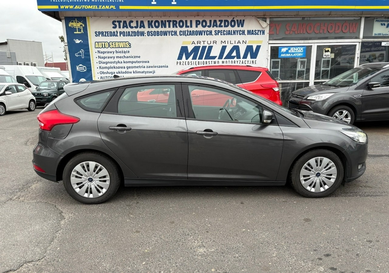 Ford Focus III Focus 1.0 EcoBoost Klima Salon PL 2015 - Schrägheck: das Bild 3 Ford Focus III Focus 1.0 EcoBoost Klima Salon PL 2015 - Schrägheck: das Bild 3