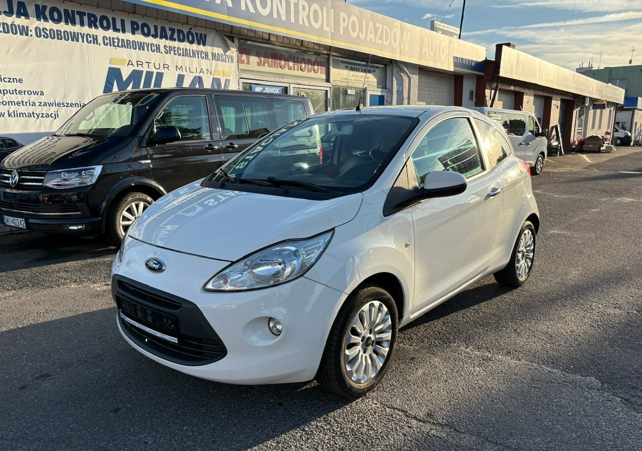Ford KA II Ford KA 1.2 Champions Edition Klima Panorama 2012 - Schrägheck: das Bild 1 Ford KA II Ford KA 1.2 Champions Edition Klima Panorama 2012 - Schrägheck: das Bild 1