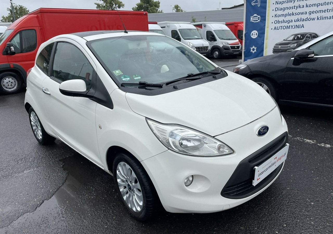 Ford KA II Ford KA 1.2 Champions Edition Klima Panorama 2012 - Schrägheck: das Bild 2 Ford KA II Ford KA 1.2 Champions Edition Klima Panorama 2012 - Schrägheck: das Bild 2