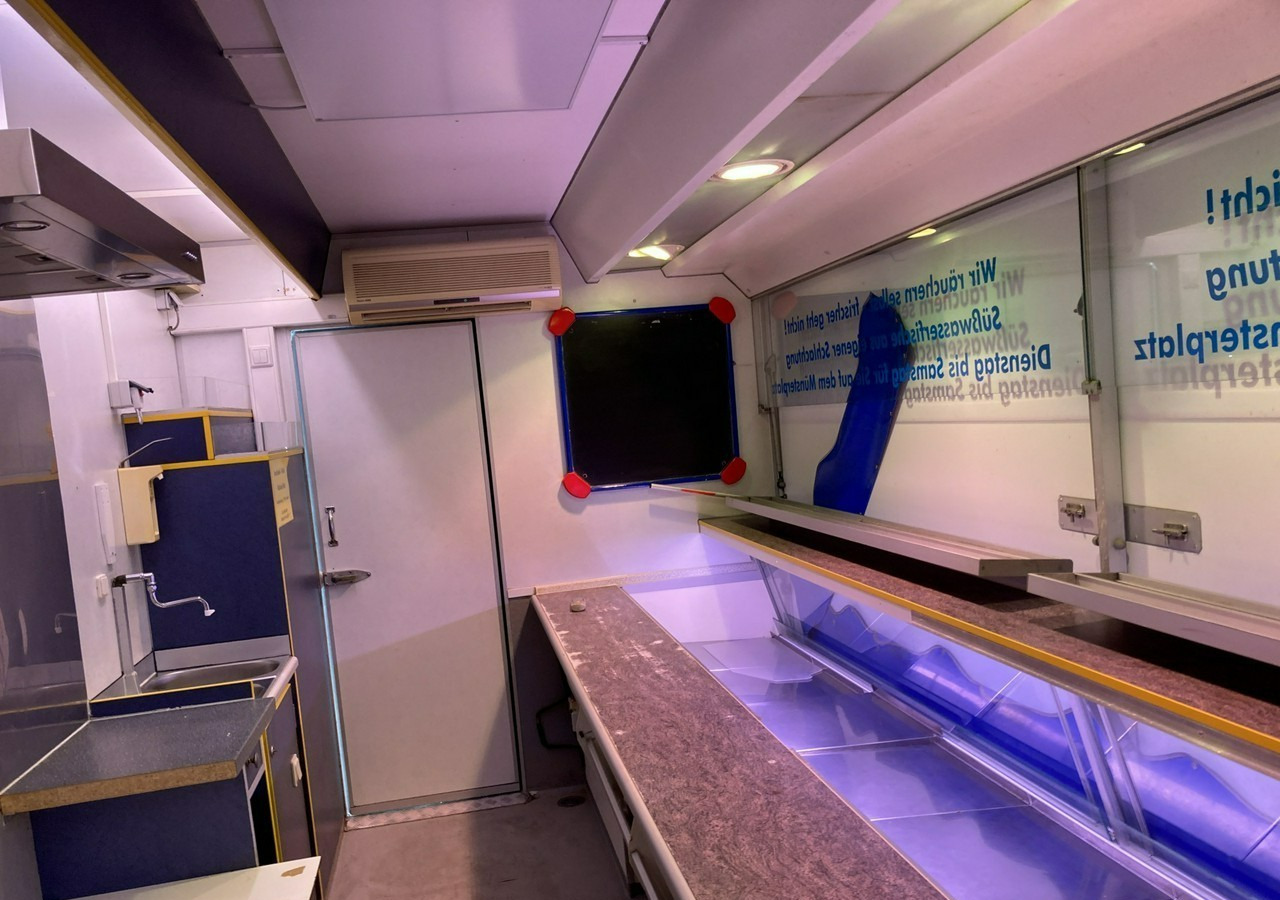 Inna Inny Autosklep wędlin Gastronomiczna food truck foodtruck sklep Klima199 - Verkaufsanhänger: das Bild 4 Inna Inny Autosklep wędlin Gastronomiczna food truck foodtruck sklep Klima199 - Verkaufsanhänger: das Bild 4