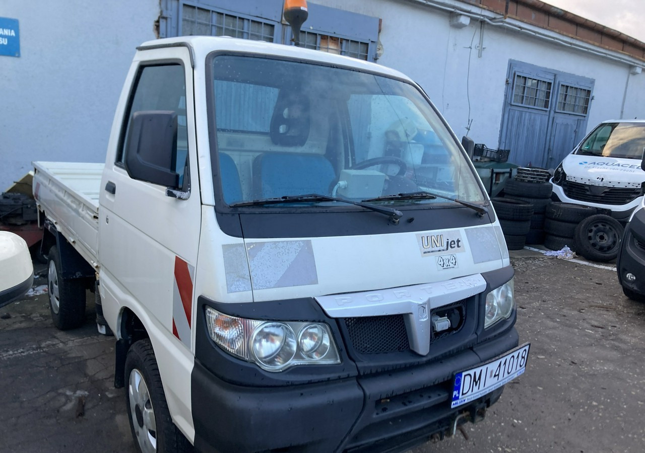 Inna Inny PFAU Piaggio Porter 4X4 Skrzynia odśnieżarka Pług 5655km 2012 - Pritsche Transporter: das Bild 2 Inna Inny PFAU Piaggio Porter 4X4 Skrzynia odśnieżarka Pług 5655km 2012 - Pritsche Transporter: das Bild 2