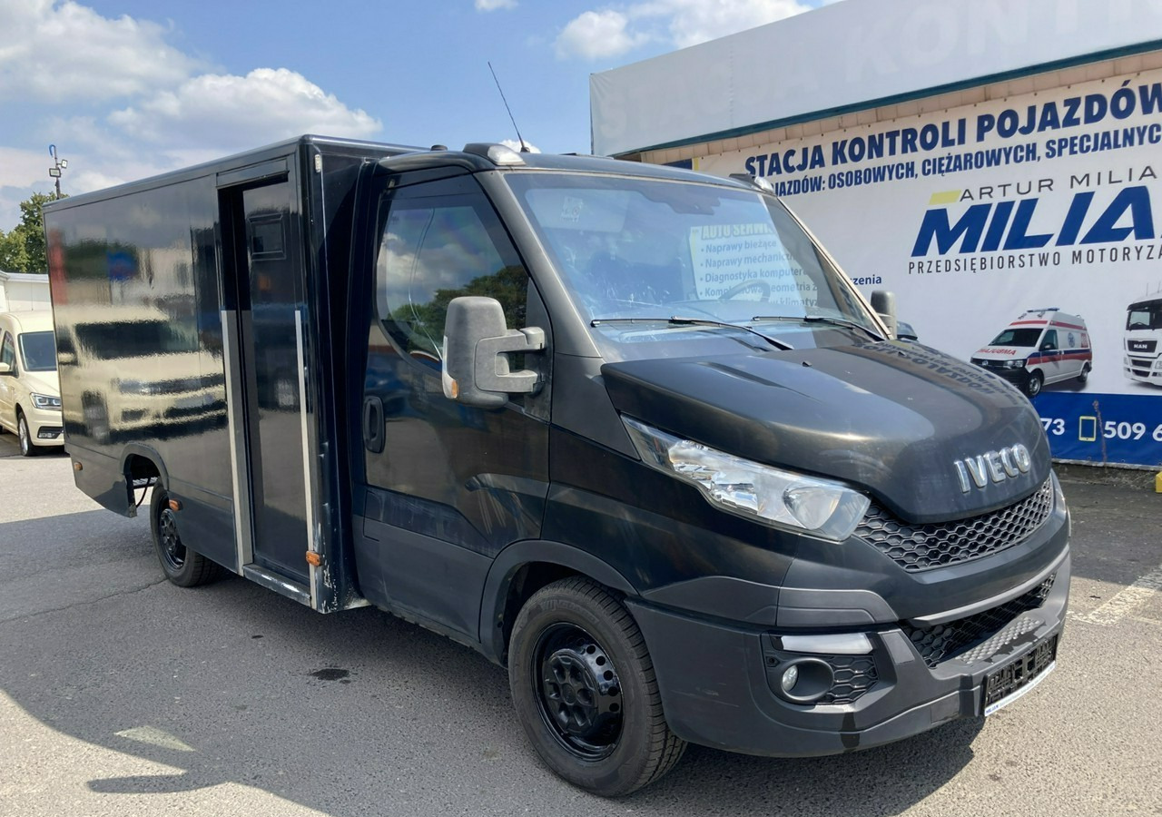 Iveco Daily Iveco 35-130 Bankowóz Kuloodporny Opancerzony Pancerny 2015 - Koffer Transporter: das Bild 1 Iveco Daily Iveco 35-130 Bankowóz Kuloodporny Opancerzony Pancerny 2015 - Koffer Transporter: das Bild 1