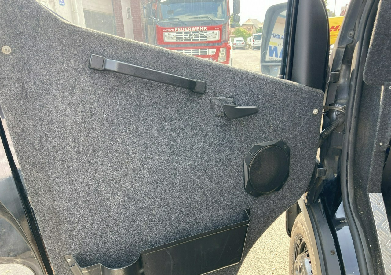 Iveco Daily Iveco 35-130 Bankowóz Kuloodporny Opancerzony Pancerny 2015 - Koffer Transporter: das Bild 3 Iveco Daily Iveco 35-130 Bankowóz Kuloodporny Opancerzony Pancerny 2015 - Koffer Transporter: das Bild 3