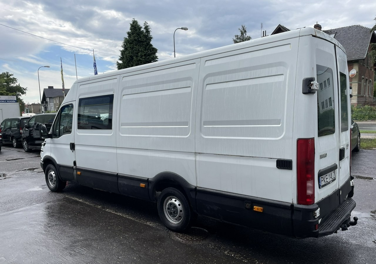 Iveco Iveco Daily 35S14 Maxi Brygadówka dokka doka 7-osobowy - Transporter mit Doppelkabine: das Bild 4 Iveco Iveco Daily 35S14 Maxi Brygadówka dokka doka 7-osobowy - Transporter mit Doppelkabine: das Bild 4