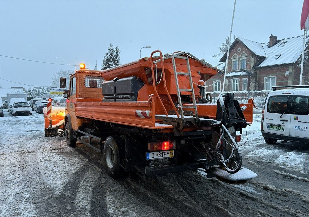 Mercedes-Benz Inny Mercedes-Benz Mercedes Vario 815 Wywrotka 4X4 2004 Pług posypywarka odśnieżarka - Schneeräumfahrzeug: das Bild 2 Mercedes-Benz Inny Mercedes-Benz Mercedes Vario 815 Wywrotka 4X4 2004 Pług posypywarka odśnieżarka - Schneeräumfahrzeug: das Bild 2