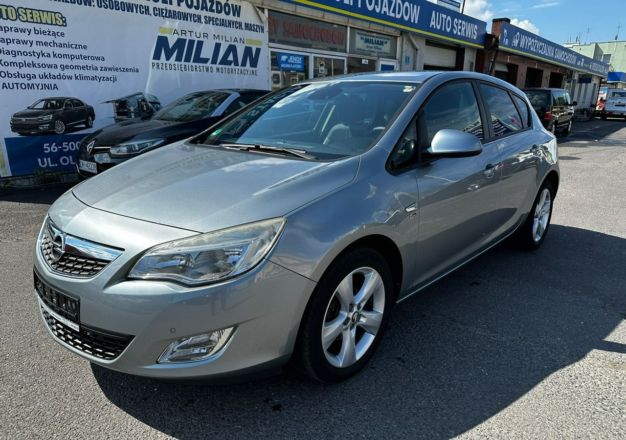 Opel Astra H Opel Astra 1.4-140KM Nowy silnik świeżo sprowadzony 2012 - Schrägheck: das Bild 1 Opel Astra H Opel Astra 1.4-140KM Nowy silnik świeżo sprowadzony 2012 - Schrägheck: das Bild 1
