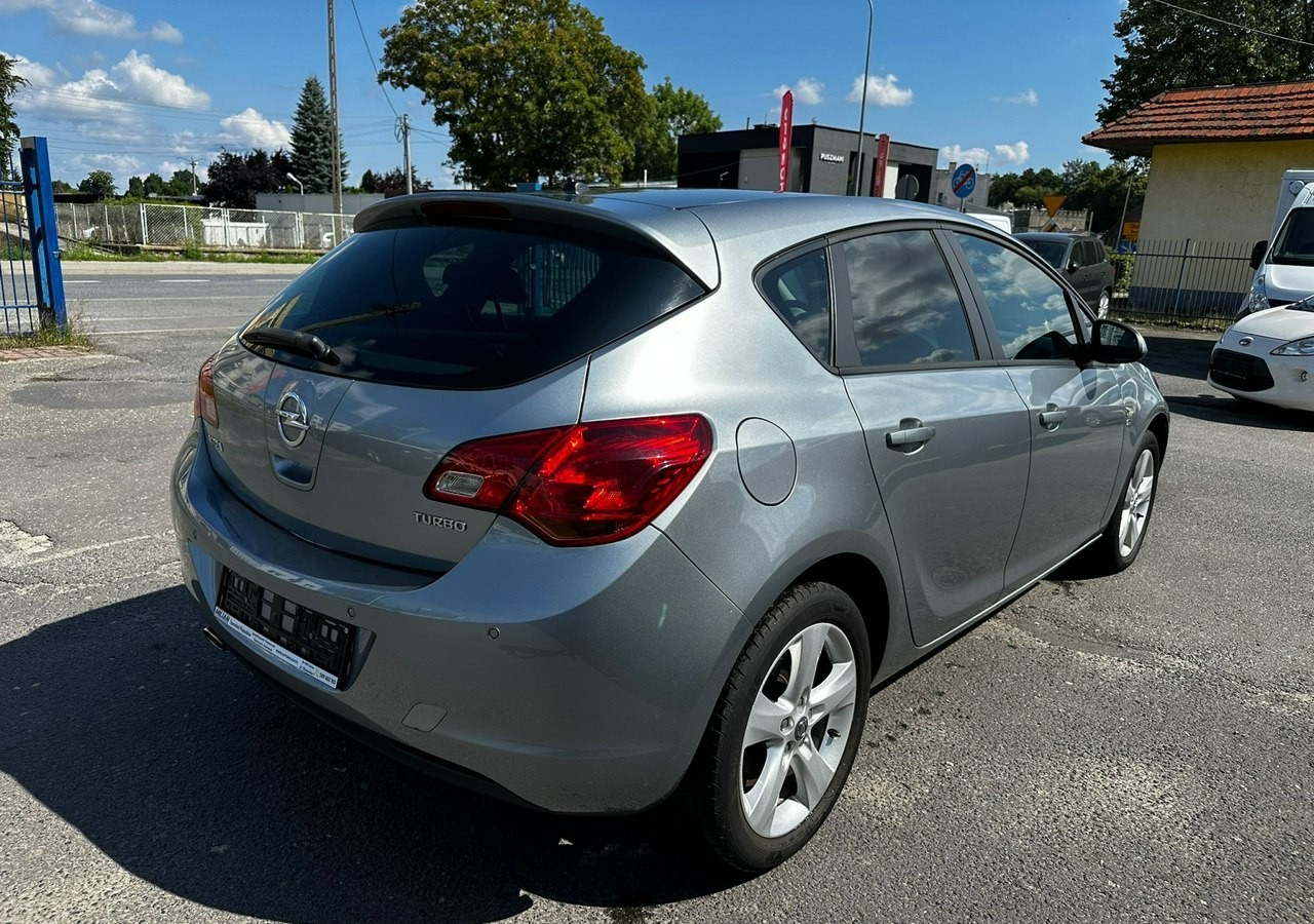 Opel Astra H Opel Astra 1.4-140KM Nowy silnik świeżo sprowadzony 2012 - Schrägheck: das Bild 5 Opel Astra H Opel Astra 1.4-140KM Nowy silnik świeżo sprowadzony 2012 - Schrägheck: das Bild 5