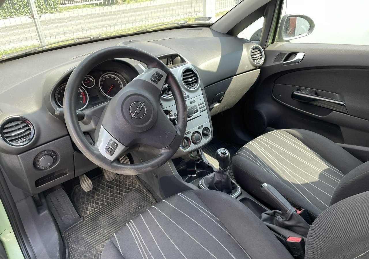Opel Corsa D Opel Corsa 1,2-16V Klima Salon PL Bagażnik na Rowery Model 2010 - Schrägheck: das Bild 4 Opel Corsa D Opel Corsa 1,2-16V Klima Salon PL Bagażnik na Rowery Model 2010 - Schrägheck: das Bild 4