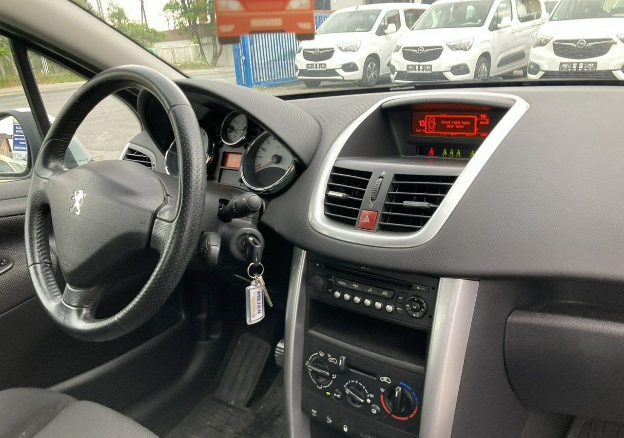 Peugeot 207 Peugeot 207 1.6HDI-16V Klima 2007 - Schrägheck: das Bild 5 Peugeot 207 Peugeot 207 1.6HDI-16V Klima 2007 - Schrägheck: das Bild 5