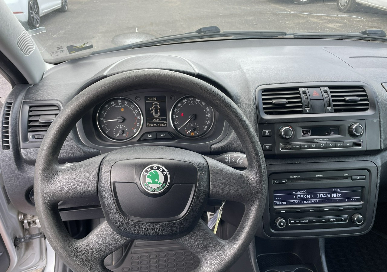 PKW Skoda Roomster I Roomster Scout 1.6-16V Klima 2012: das Bild 18