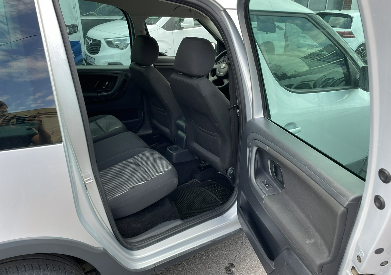 PKW Skoda Roomster I Roomster Scout 1.6-16V Klima 2012: das Bild 12