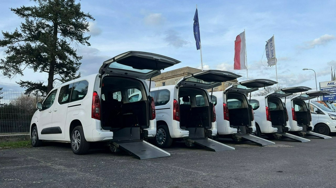 Volkswagen Caddy III Caddy 2.0TDI dla Niepełnosprawnych inwalida rampa Model 2023 PFRON - Kombi: das Bild 5 Volkswagen Caddy III Caddy 2.0TDI dla Niepełnosprawnych inwalida rampa Model 2023 PFRON - Kombi: das Bild 5