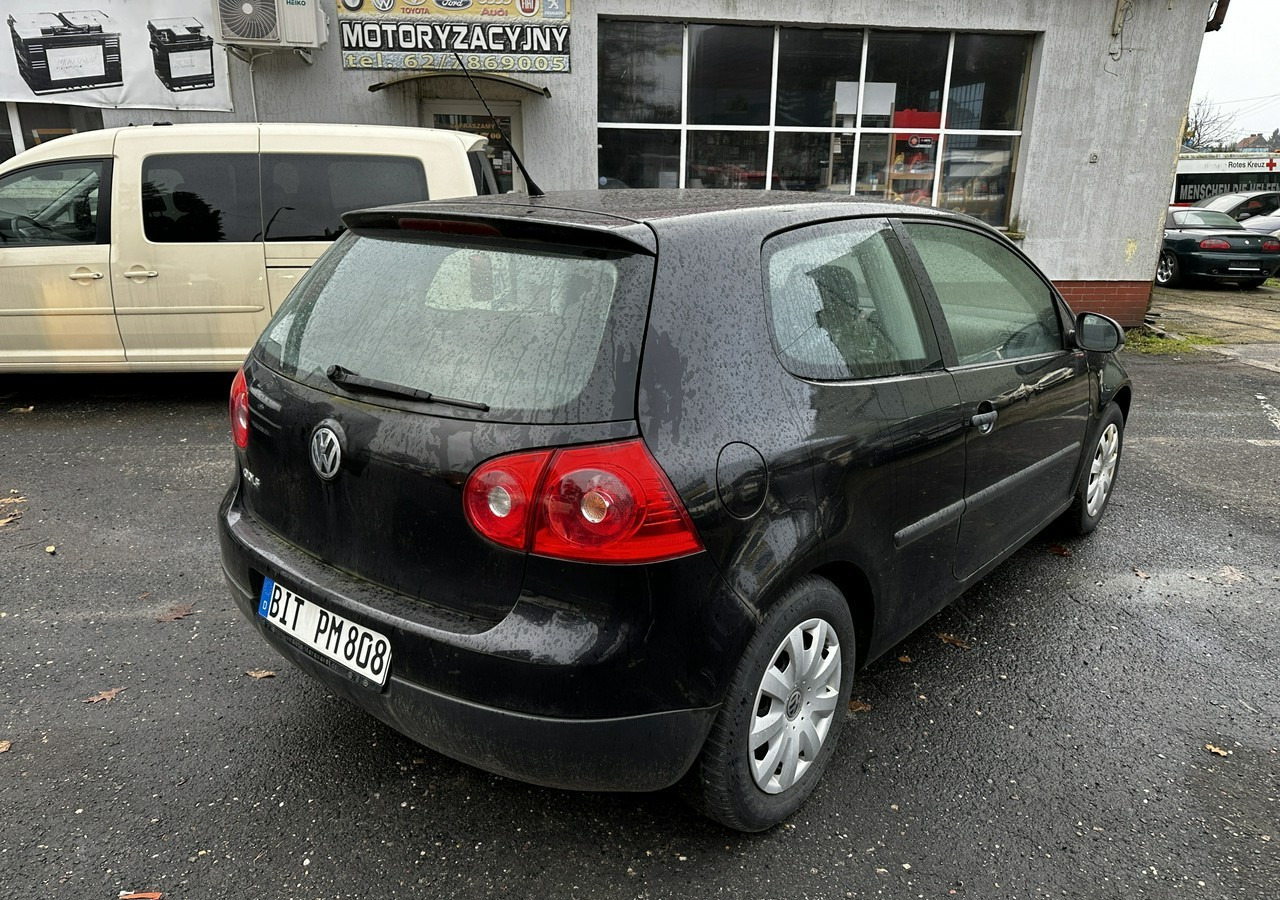 Volkswagen Golf V Golf V 1,4-80KM Klima 2007 - Schrägheck: das Bild 2 Volkswagen Golf V Golf V 1,4-80KM Klima 2007 - Schrägheck: das Bild 2