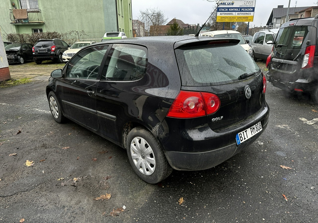 Volkswagen Golf V Golf V 1,4-80KM Klima 2007 - Schrägheck: das Bild 5 Volkswagen Golf V Golf V 1,4-80KM Klima 2007 - Schrägheck: das Bild 5