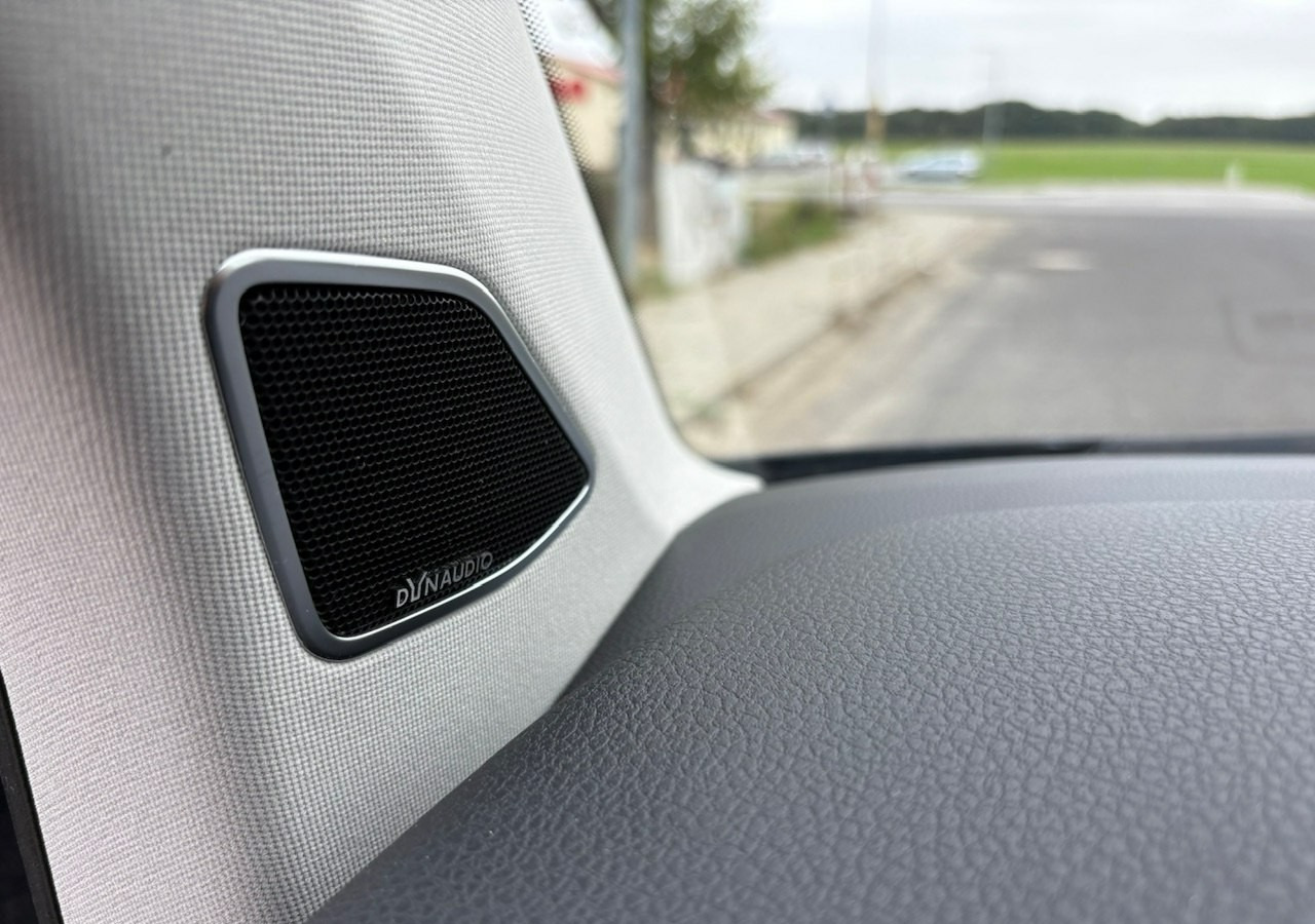 PKW Volkswagen Multivan 2.0TDI 204KM 4-MOTION Highline Skóry Dynaudio HAK Webasto El.drzwi: das Bild 18