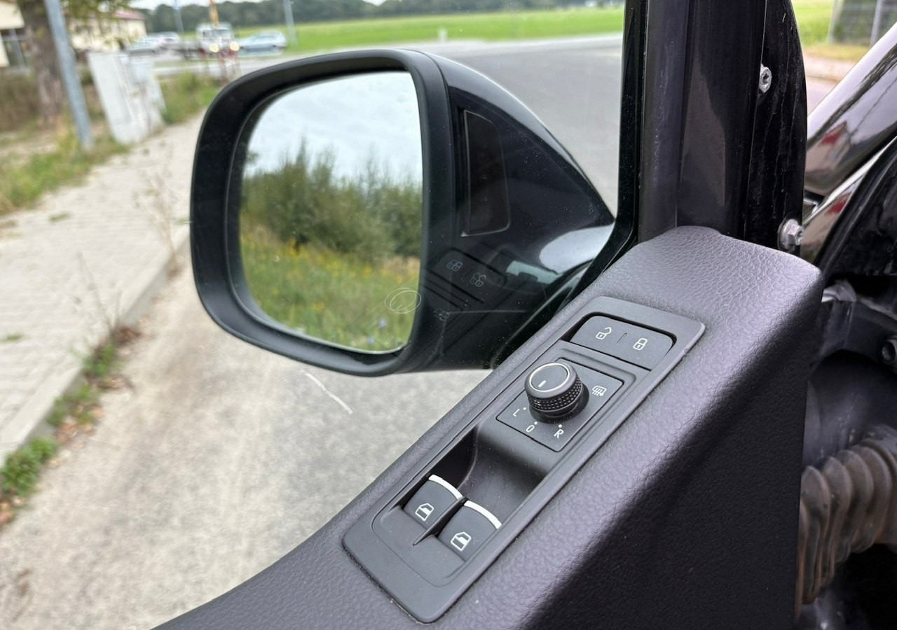PKW Volkswagen Multivan 2.0TDI 204KM 4-MOTION Highline Skóry Dynaudio HAK Webasto El.drzwi: das Bild 15