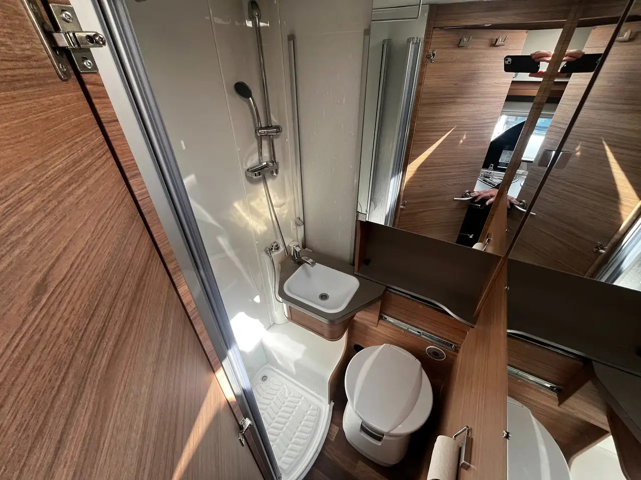 Teilintegriertes Wohnmobil, Zustand - NEU Weinsberg CaraCompact 600 MEG EDITION [PEPPER] Ab Nov. '24: das Bild 17