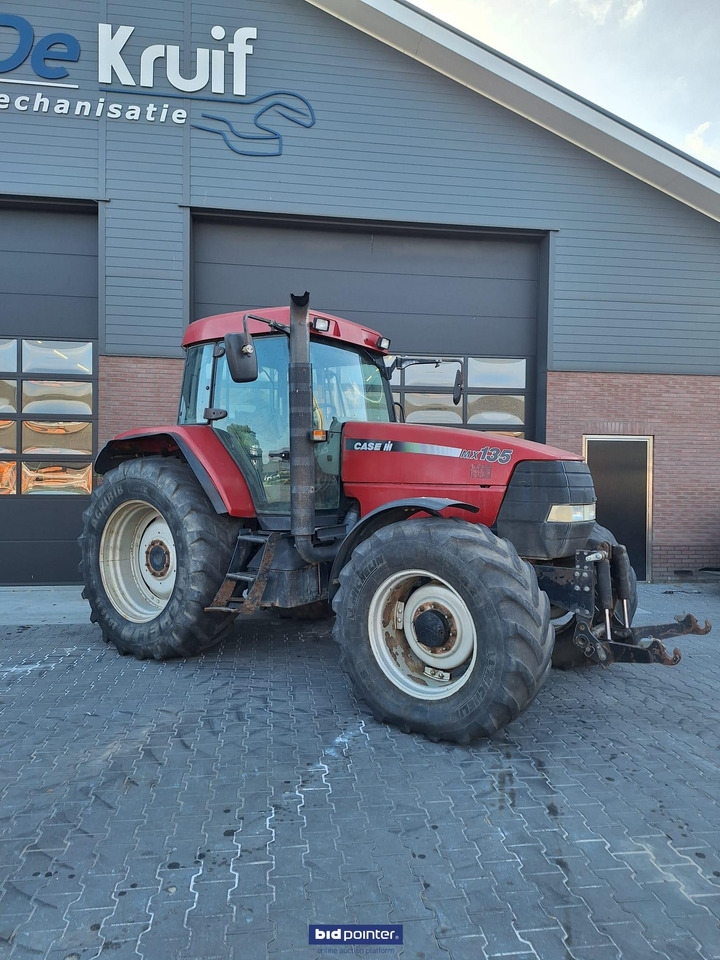 Case MX 135 - Traktor: das Bild 1 Case MX 135 - Traktor: das Bild 1