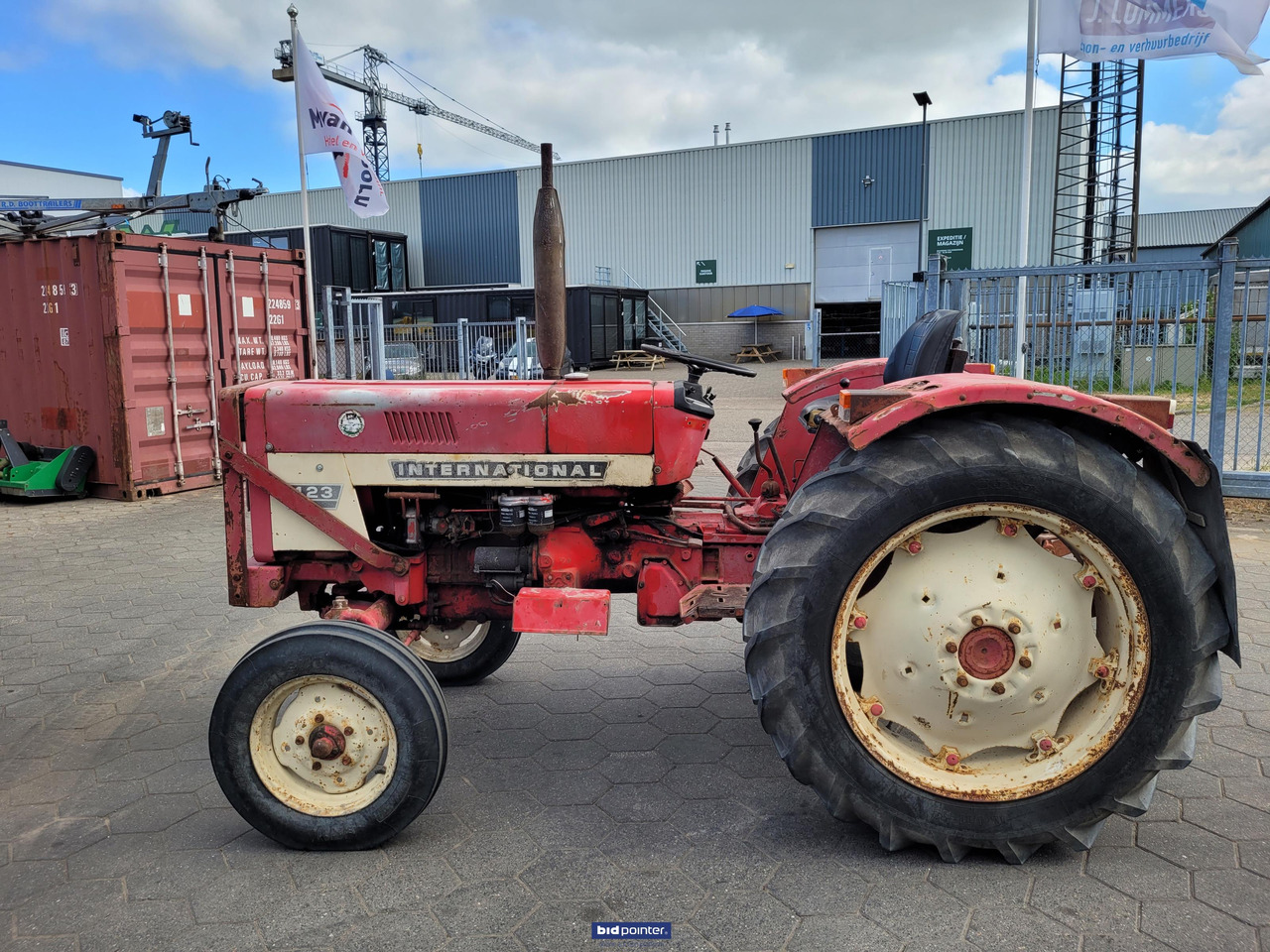 International 423 - Traktor: das Bild 5 International 423 - Traktor: das Bild 5