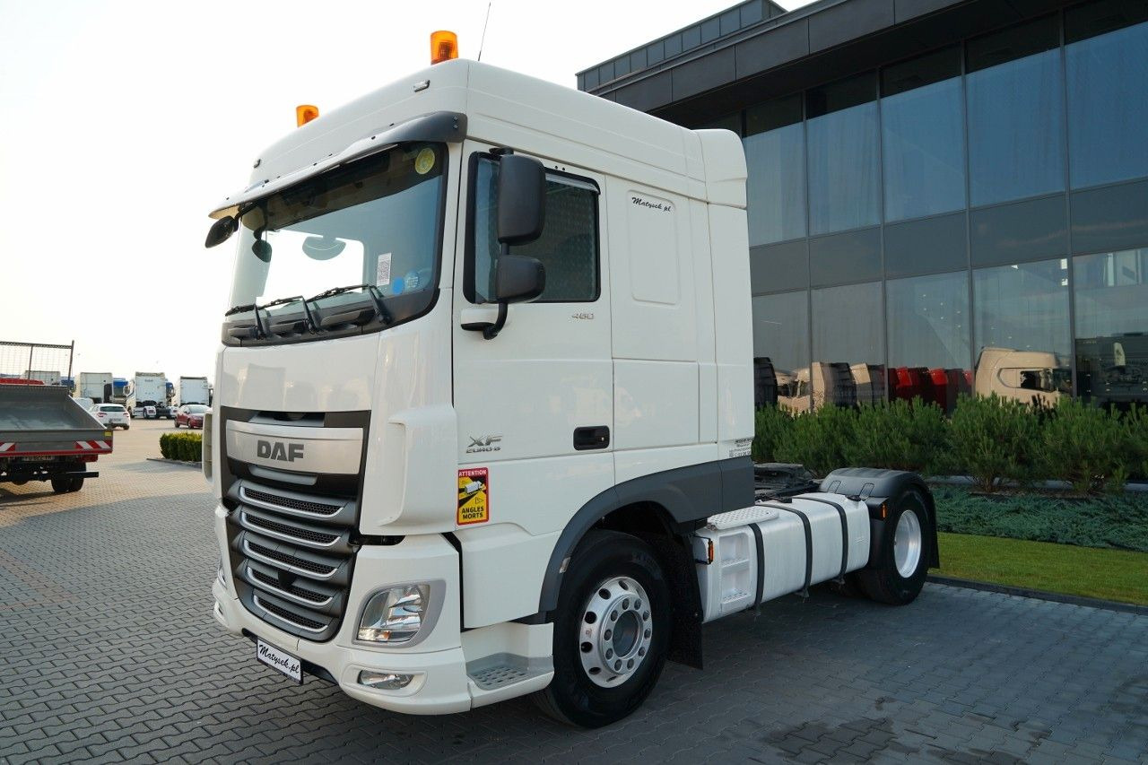 DAF XF 460 / SPACE CAB / HYDRAULIKA / I-PARK COOL / - Sattelzugmaschine: das Bild 5 DAF XF 460 / SPACE CAB / HYDRAULIKA / I-PARK COOL / - Sattelzugmaschine: das Bild 5