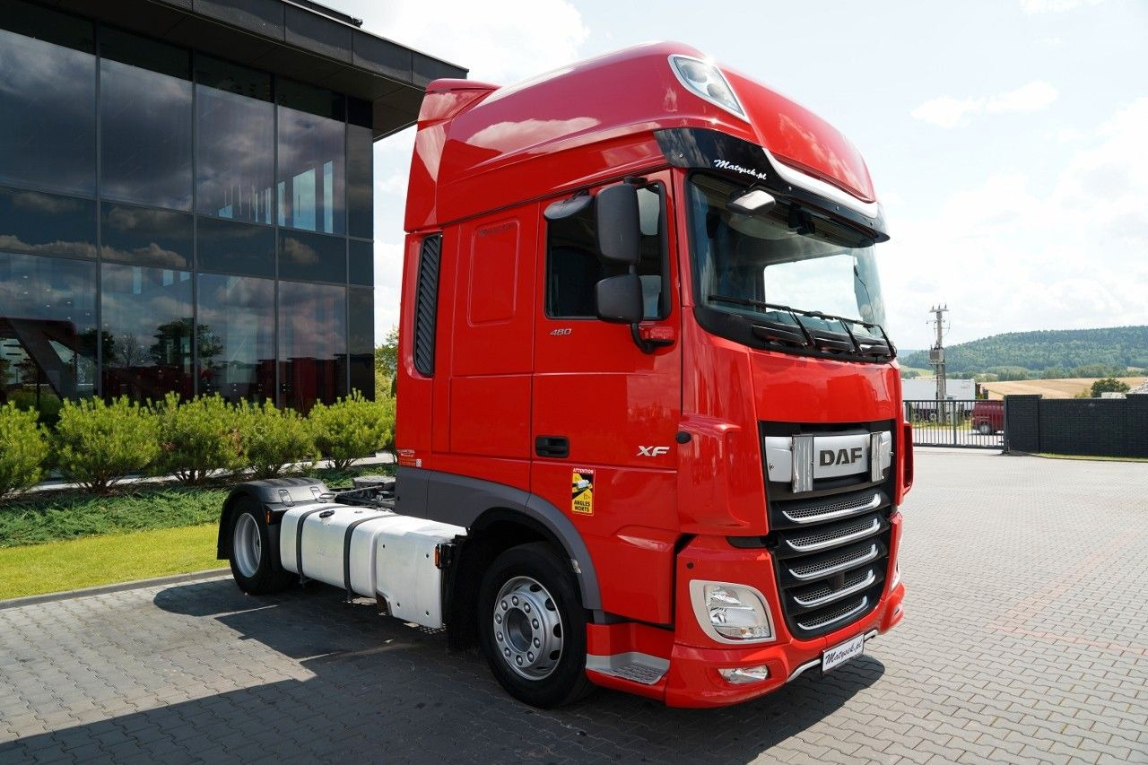 DAF XF 480 / LOW DECK / MEGA / 2021 / SSC / PO ZŁOTY - Sattelzugmaschine: das Bild 3 DAF XF 480 / LOW DECK / MEGA / 2021 / SSC / PO ZŁOTY - Sattelzugmaschine: das Bild 3
