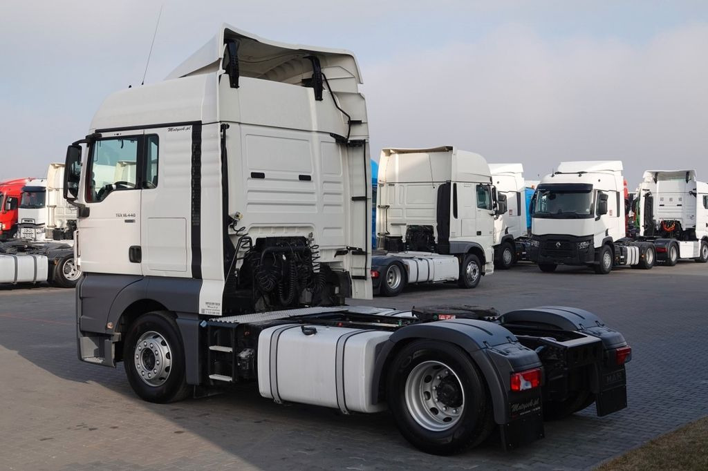 MAN TGX 18. 440 / XLX / STANDARD / 2016 YEAR/ - Sattelzugmaschine: das Bild 4 MAN TGX 18. 440 / XLX / STANDARD / 2016 YEAR/ - Sattelzugmaschine: das Bild 4