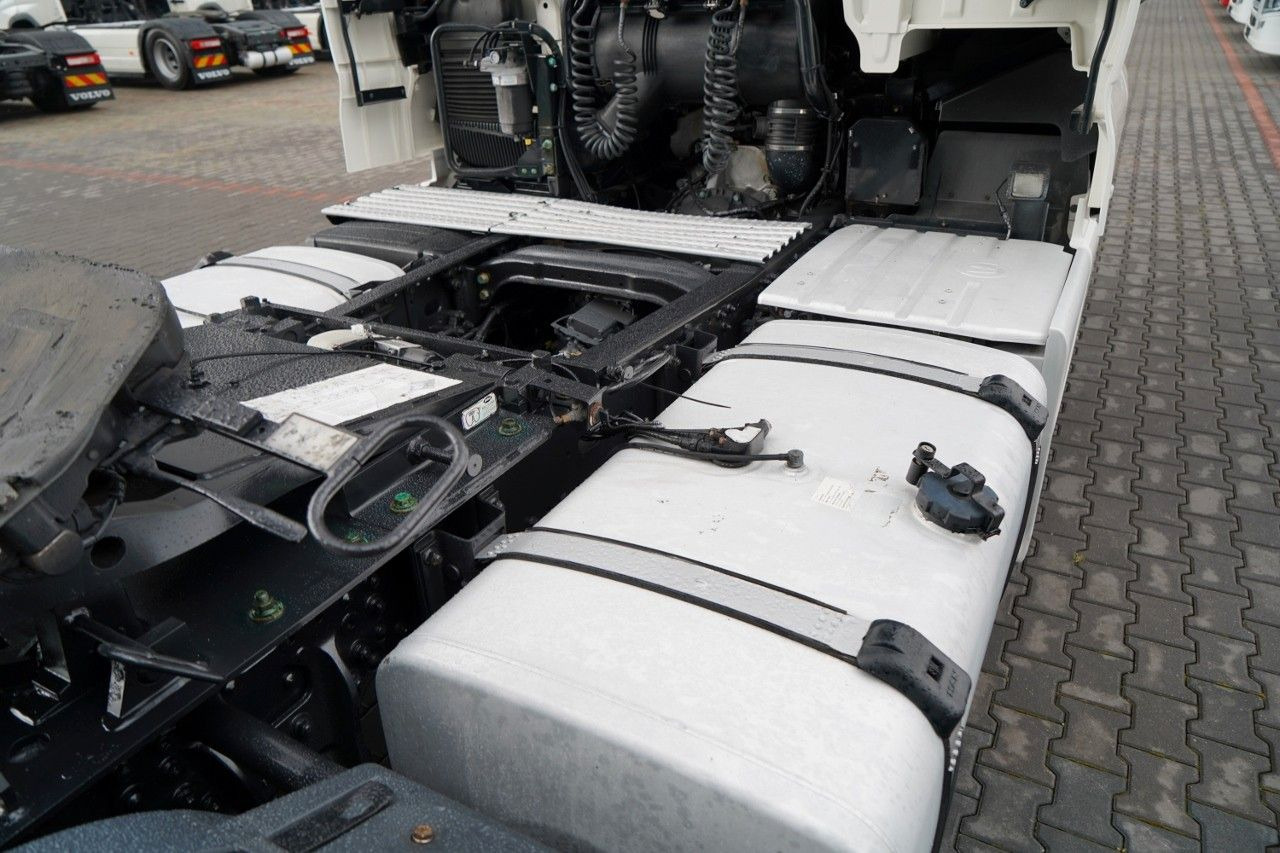 Sattelzugmaschine MAN TGX 18.470 / LOW DECK / MEGA / REGULOWANE SIODŁO: das Bild 11