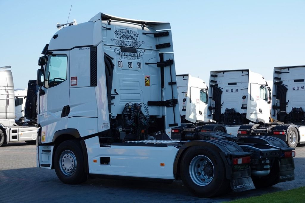 Renault T 520 / 13L / MAXISPACE / RETARDER / SALONKA Renault T 520 / 13L / MAXISPACE / RETARDER / SALONKA - Sattelzugmaschine: das Bild 3 Renault T 520 / 13L / MAXISPACE / RETARDER / SALONKA Renault T 520 / 13L / MAXISPACE / RETARDER / SALONKA - Sattelzugmaschine: das Bild 3