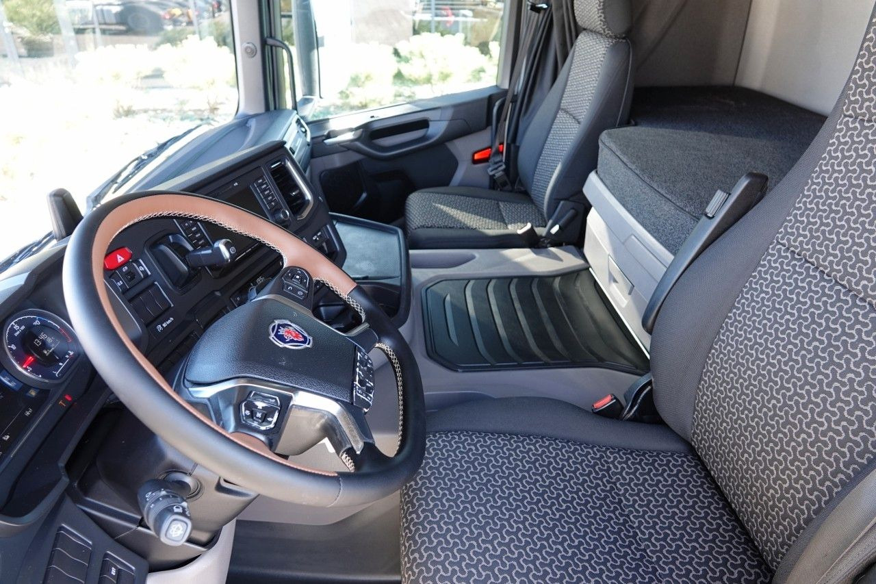 Sattelzugmaschine Scania R 450 / RETARDER / NISKA KABINA / HYDRAULIKA /: das Bild 12 Sattelzugmaschine Scania R 450 / RETARDER / NISKA KABINA / HYDRAULIKA /: das Bild 12