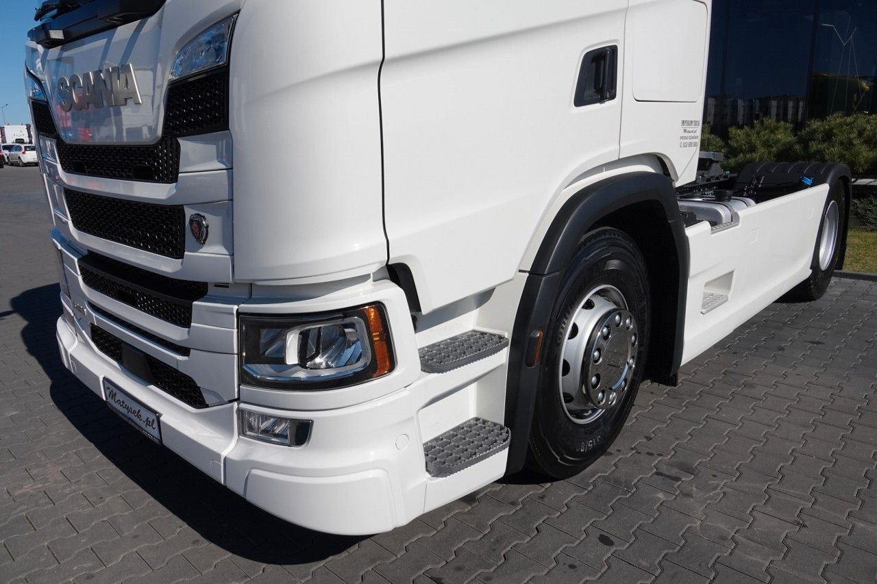 Innenraum Bild 1: Sattelzugmaschine Scania R 450 / RETARDER / NISKA KABINA / HYDRAULIKA / Innenraum Bild 1: Sattelzugmaschine Scania R 450 / RETARDER / NISKA KABINA / HYDRAULIKA /