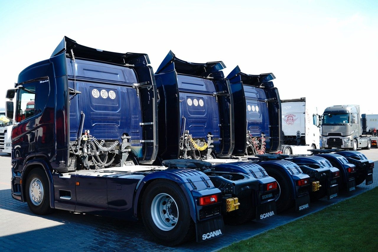 Scania R 450 / RETARDER / NISKA KABINA / PO KONTRAKCI - Sattelzugmaschine: das Bild 4 Scania R 450 / RETARDER / NISKA KABINA / PO KONTRAKCI - Sattelzugmaschine: das Bild 4